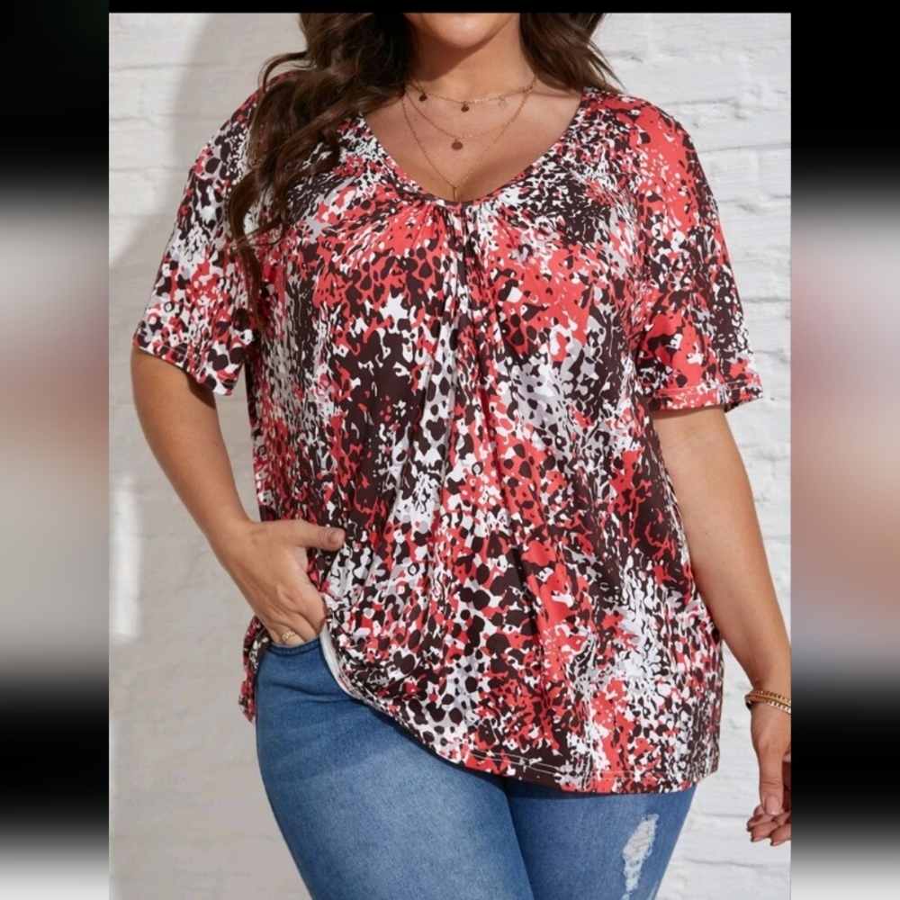 New Beautiful Plus Size Allover Print Tee